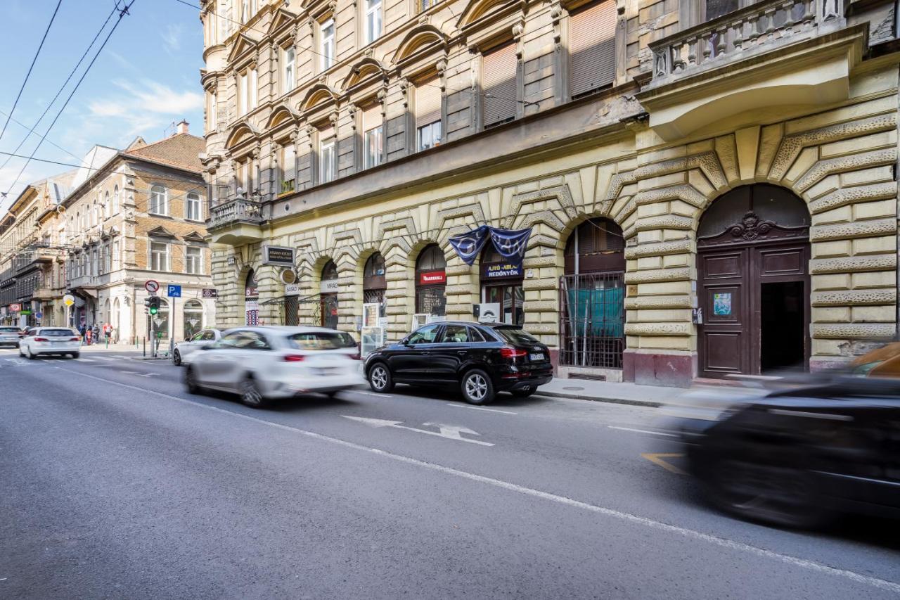 Dolly'S Duplex Home Будапеща Екстериор снимка